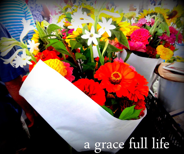 Beautiful flowers at Chattanooga Market 