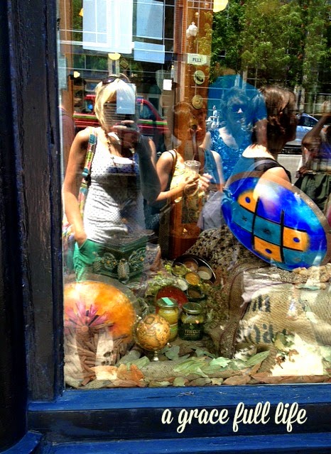 Window Shopping Chicago Food Tour 