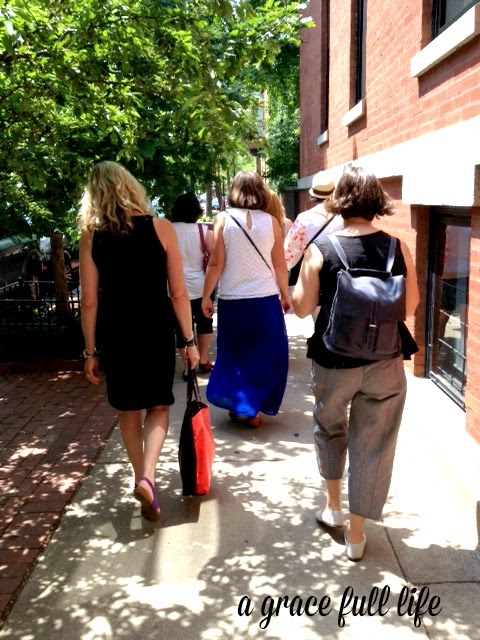 Walking through Chicago Food Tour 
