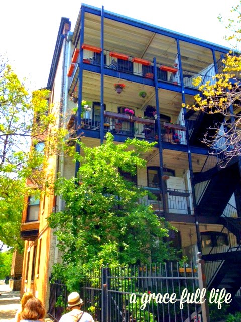 Patios in Old Town Chicago 
